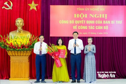 Đồng chí Nguyễn Thị Hồng Hoa giữ chức Chủ nhiệm Ủy ban Kiểm tra Tỉnh ủy Nghệ An