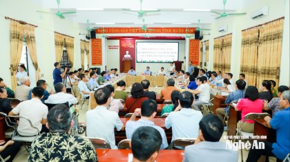 Chủ tịch UBND tỉnh Nghệ An Võ Trọng Hải chủ trì đối thoại với 108 công dân xã Diễn Châu