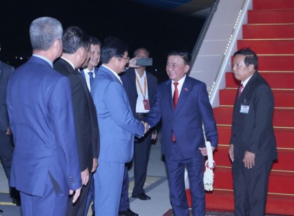 Bí thư Tỉnh ủy Nghệ An Nguyễn Khắc Thận tham gia đoàn đại biểu cấp cao Việt Nam thăm chính thức Vương quốc Campuchia