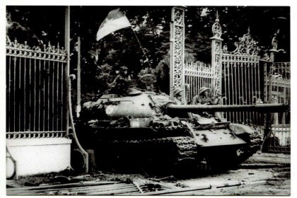 Ống kính và ngòi bút giữa khói lửa tháng Tư năm 1975: Lưu giữ...