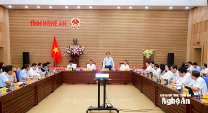 Chủ tịch UBND tỉnh Võ Trọng Hải yêu cầu thực hiện quyết liệt mục...
