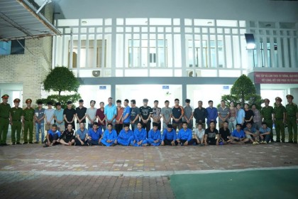 Khởi tố 35 đối tượng tàng trữ, mua bán trái phép chất độc Xyanua