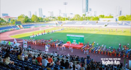 Khai mạc Giải Bóng đá Thiếu niên - Nhi đồng Cúp Báo và phát...