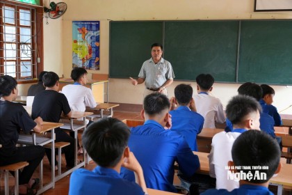 Hướng mở cho học sinh không đậu THPT công lập ở Nghệ An