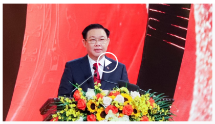 Chủ tịch Quốc hội Vương Đình Huệ phát biểu tại Lễ công bố và trao Giải Búa liềm Vàng 2022 (Nguồn: Baonghean.vn)
