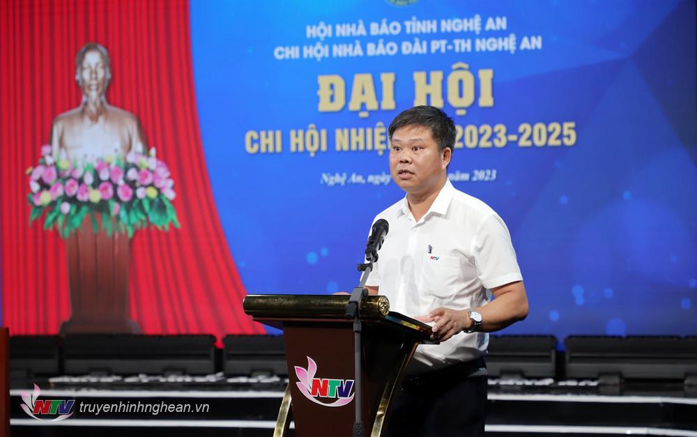 Đồng chí Nguyễn Trung Thảo - Phó Giám đốc Đài PT-TH Nghệ An báo cáo kết quả hoạt động của Chi hội Nhà báo Đài PT-TH Nghệ An nhiệm kỳ 2021 - 2023. 