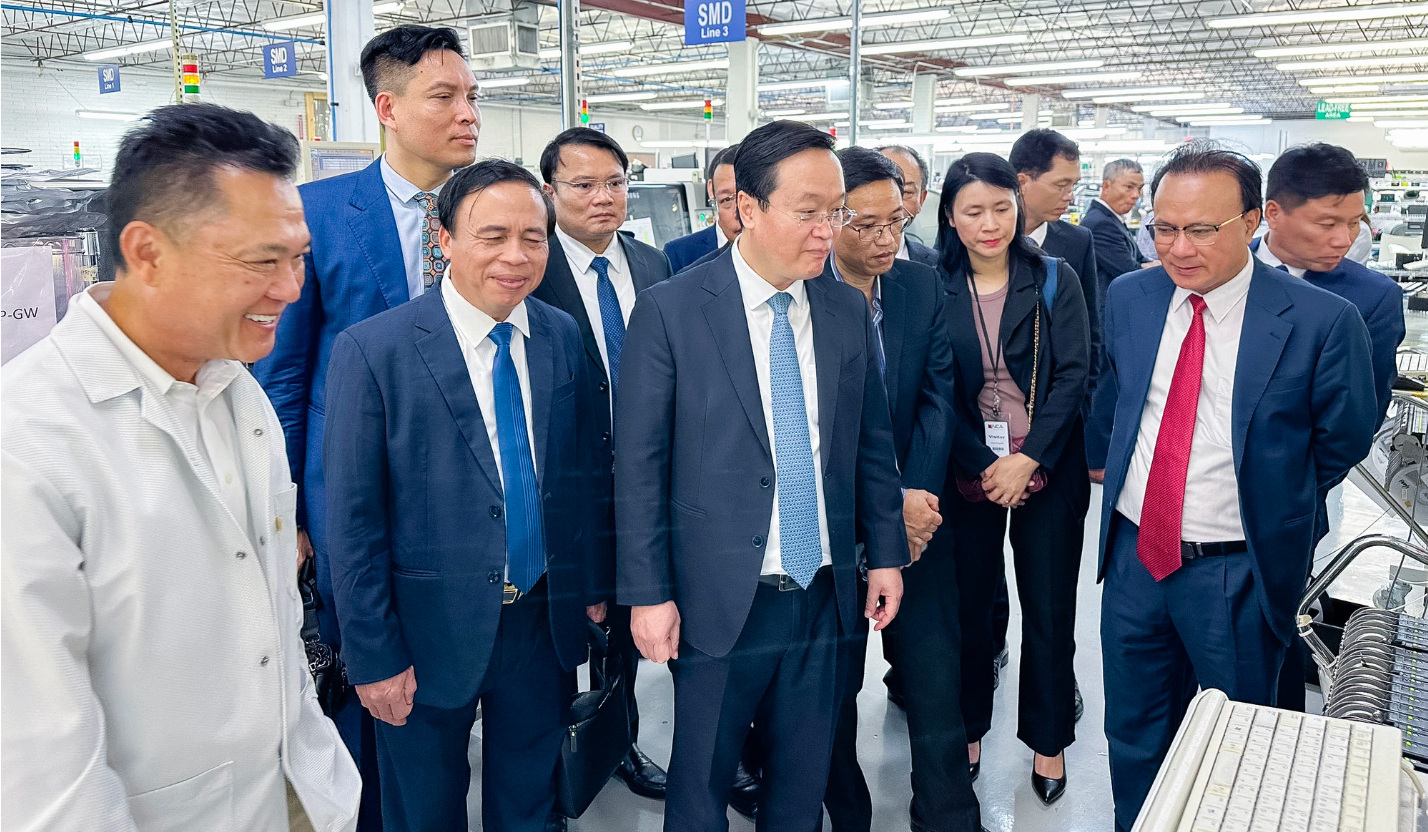 Chủ tịch UBND tỉnh Nguyễn Đức Trung thăm nhà máy tại thành phố Garland (Hoa Kỳ)