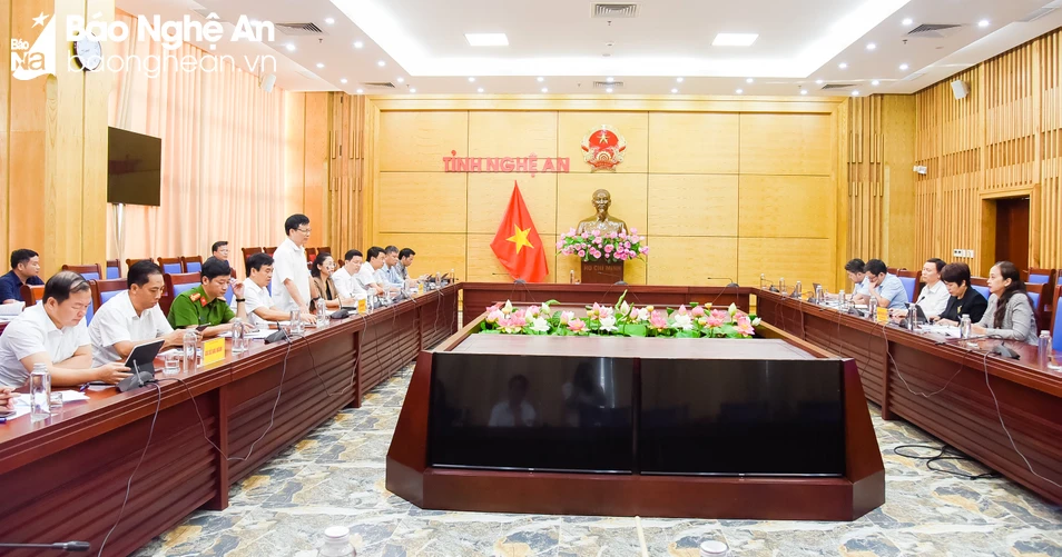 Quang cảnh cuộc làm việc của Bộ TT TT với UBND tỉnh Nghệ An về thực hiện quy định phát ngôn và cung cấp thông tin báo chí của các cơ quan hành chính Nhà nước Copy