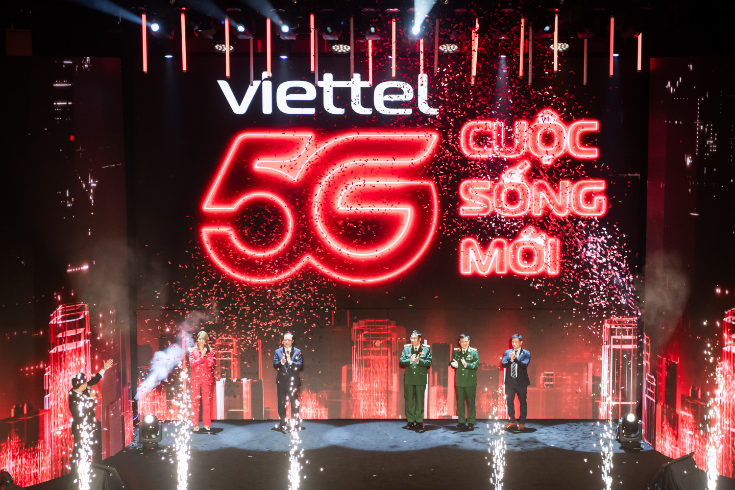 0 Viettel 5G khai truong cuoc song moi