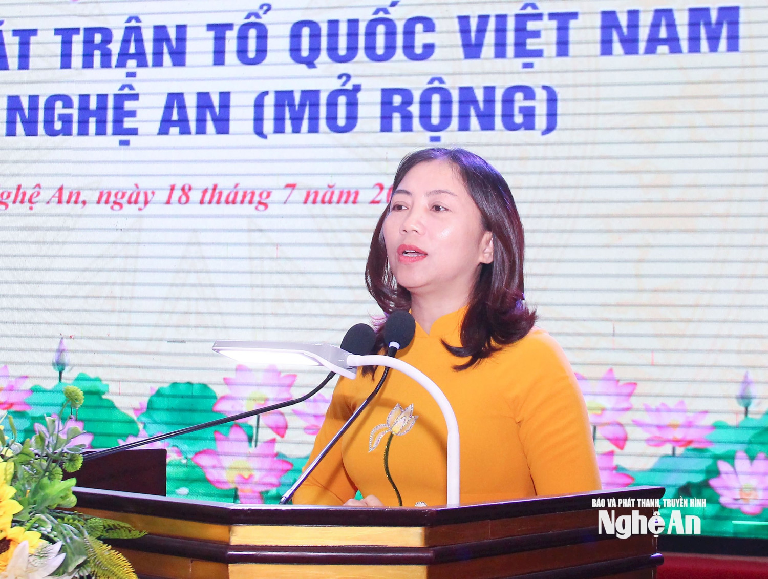 bna dong chi hoang thi thu hien pho chu tich uy ban mttq viet nam tinh pho chu tich thuong truc hoi lhpn tinh tham luan tai hoi nghi anh mai hoa