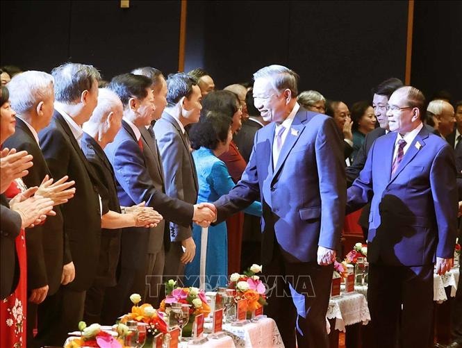 cdnmedia baotintuc vn upload e9gdnzvhdfi8lzswc6uba files 2025 08 chinh phu 20825 15