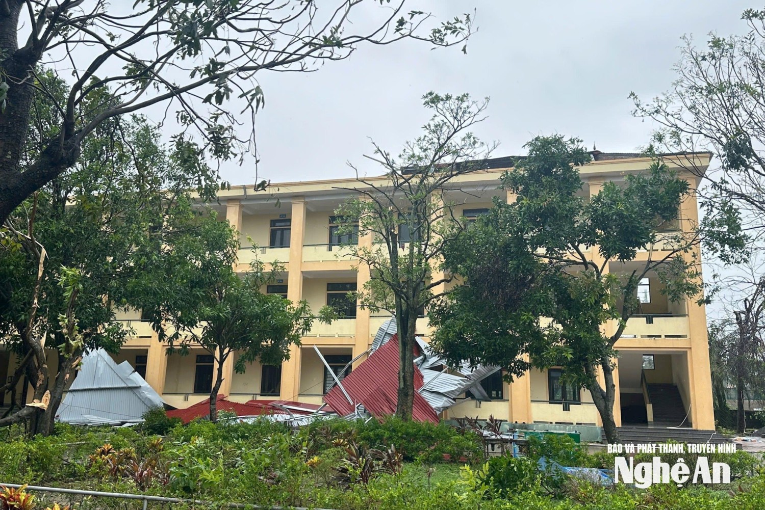 bna truong thcs le thi bach cat phuong cua lo bi hu hong nang sau bao anh ntcc 1 af6839b3659c5e9e16725ab80ae9e007