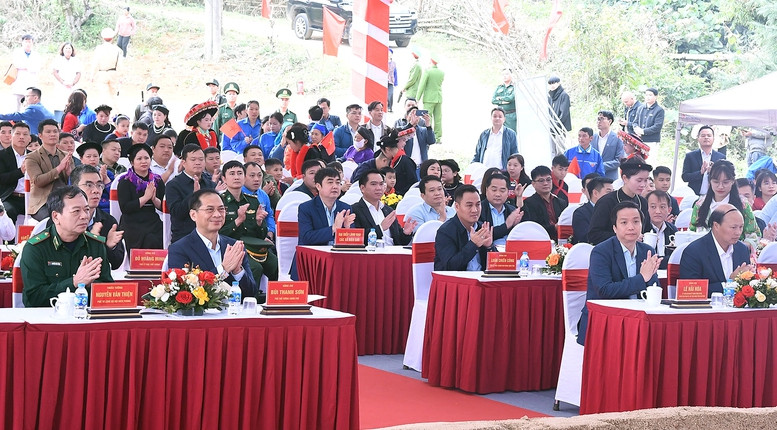 khoi cong 6 334