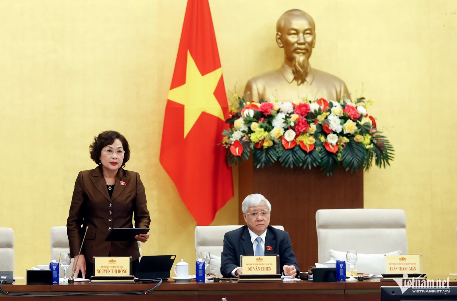 w thuong vu qh 4440 1857